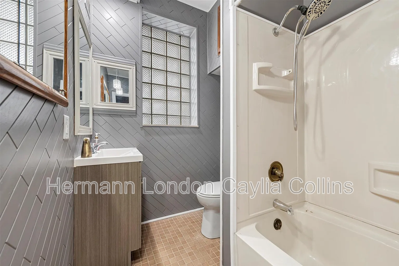 5208 Robert Ave - Photo 4 of 14