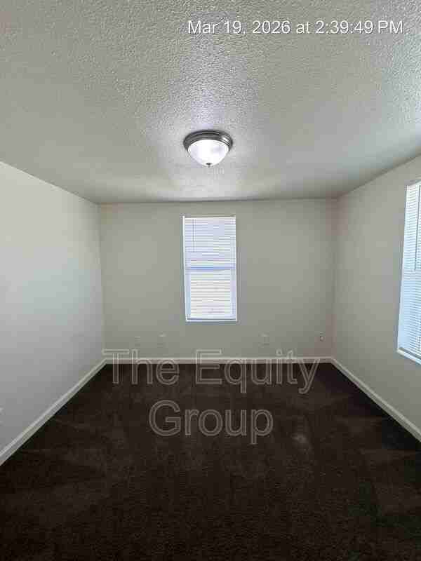 610 Pickerell Ave - Photo 5 of 17