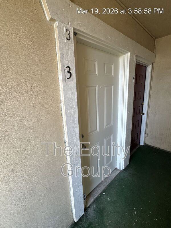 560 S Richmond Ave #3 - Photo 2 of 13