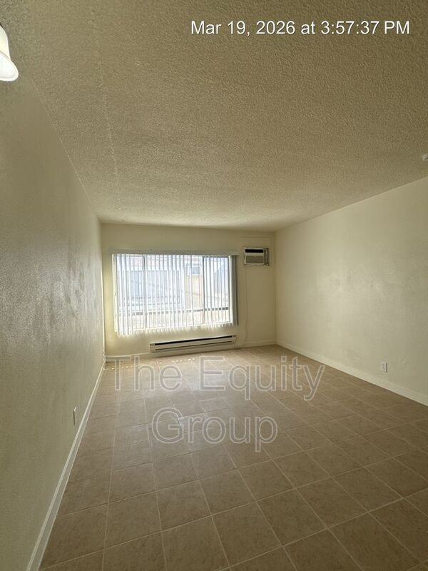 560 S Richmond Ave #3 - Photo 3 of 13