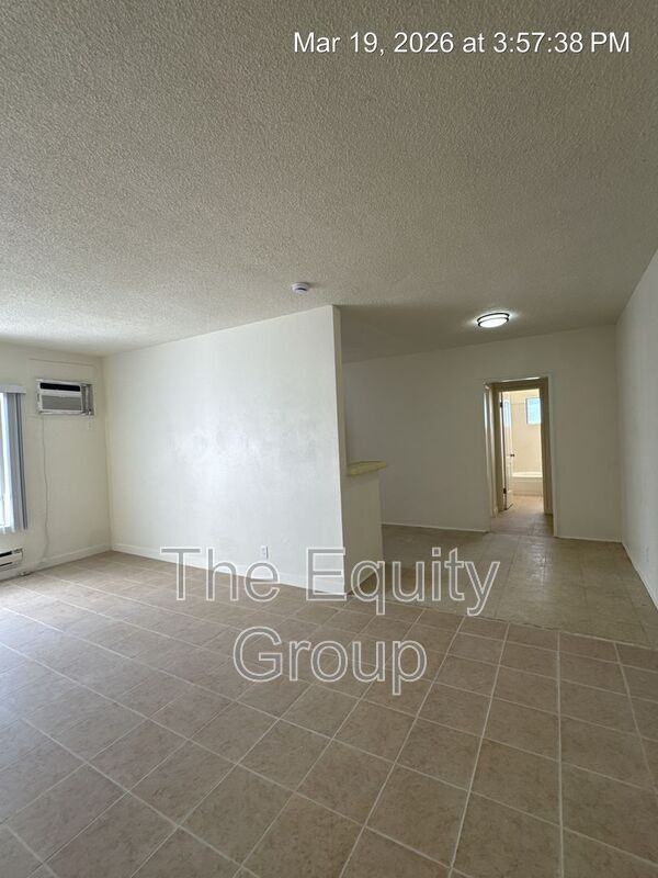 560 S Richmond Ave #3 - Photo 4 of 13