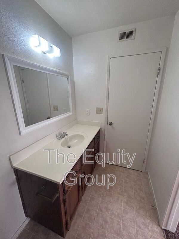 4224 W Cypress Ave - Photo 4 of 18