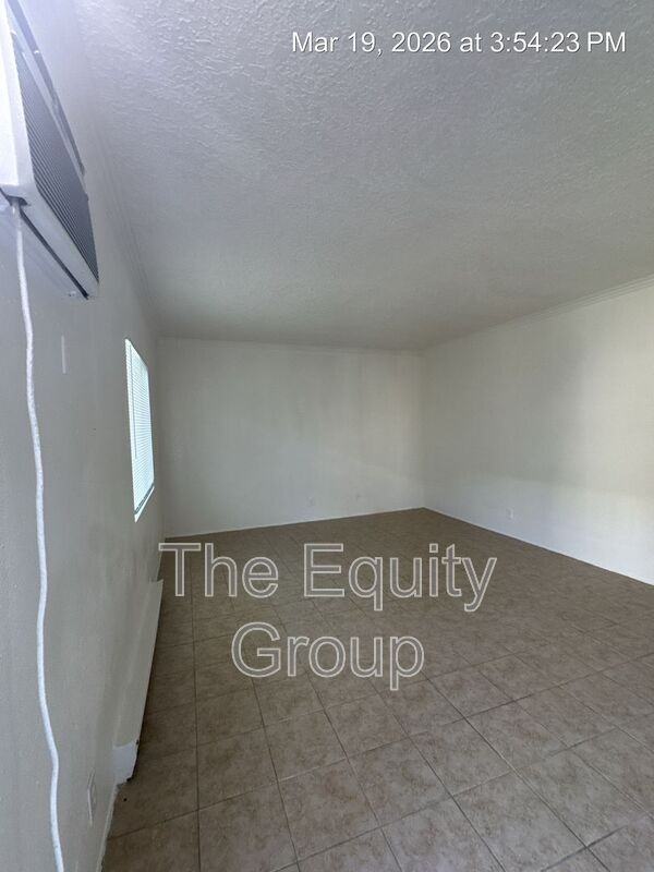 570 S Richmond Ave #1 - Photo 2 of 21