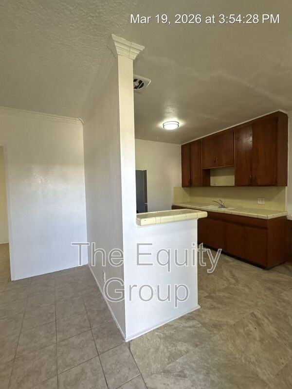 570 S Richmond Ave #1 - Photo 4 of 21