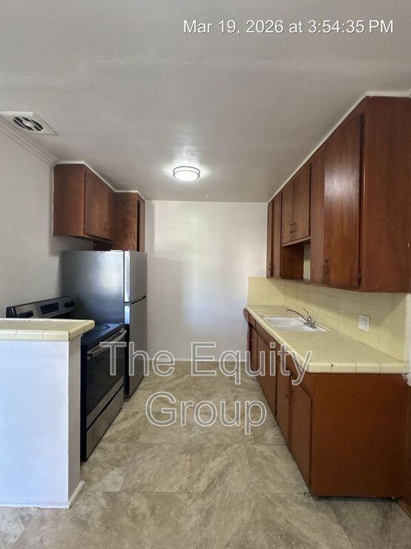 570 S Richmond Ave #1 - Photo 6 of 21