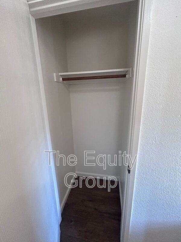 4134 W Douglas Ave - Photo 5 of 16