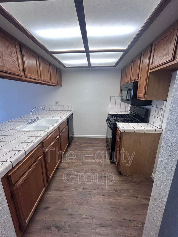 4134 W Douglas Ave - Photo 7 of 16