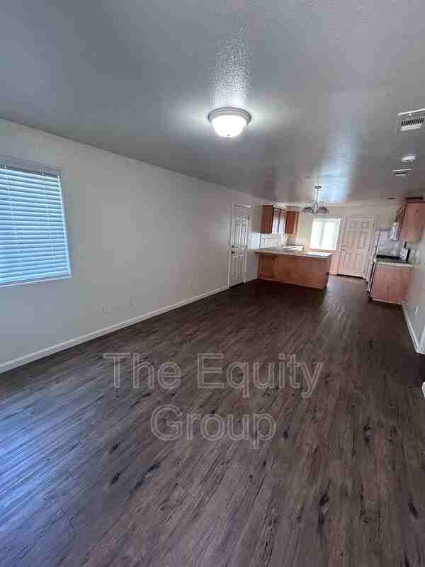 2232 W Lark Ave - Photo 2 of 20