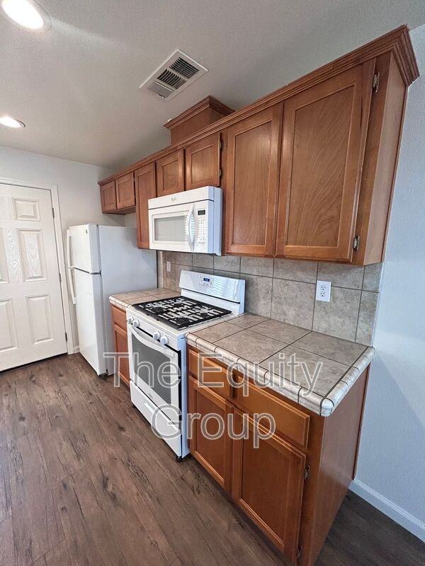 2232 W Lark Ave - Photo 6 of 20