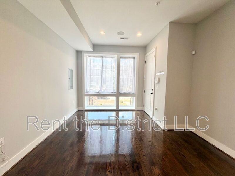 913 12th St Ne #2 - Photo 5 of 17