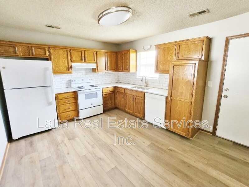 422 S Johnson Dr - Photo 3 of 7