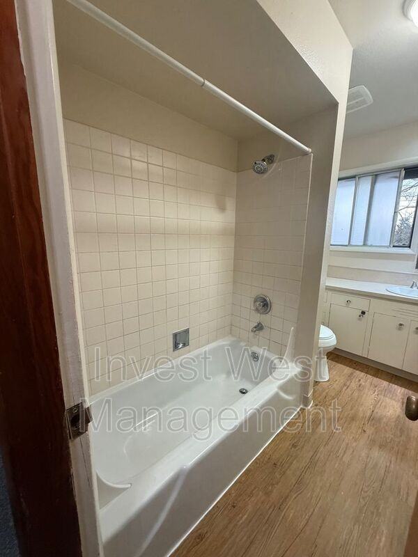 6409 Kansas St #F - Photo 5 of 9