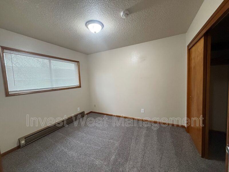 6409 Kansas St #F - Photo 6 of 9