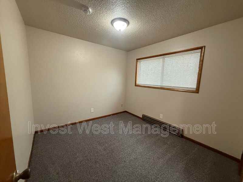 6409 Kansas St #F - Photo 7 of 9