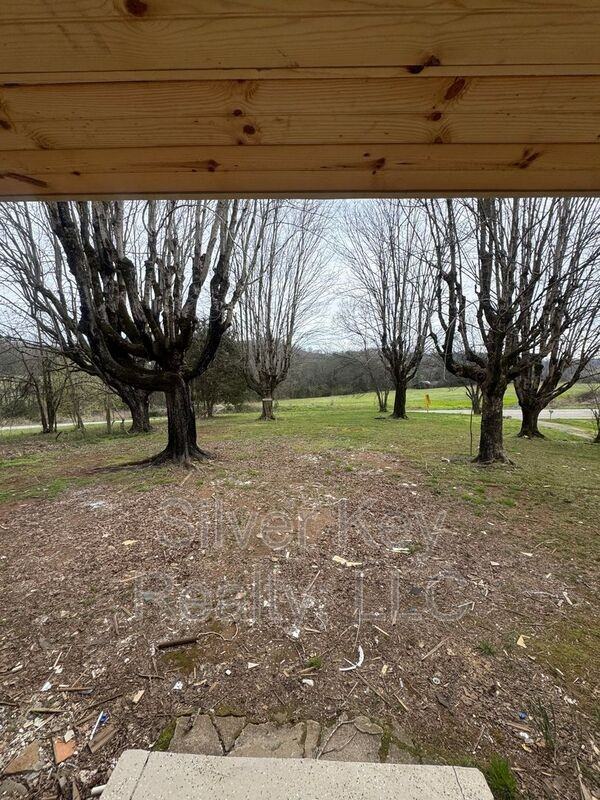 3663 Sweetwater Vonore Rd - Photo 3 of 23