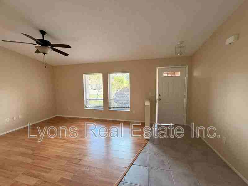 25043 Palisade Rd - Photo 5 of 33