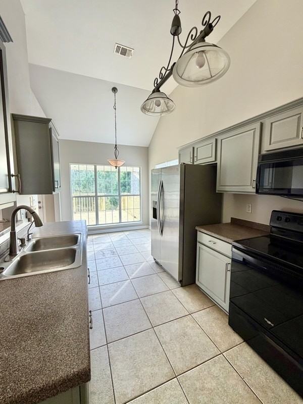 81 Lake Front Dr - Photo 5 of 22