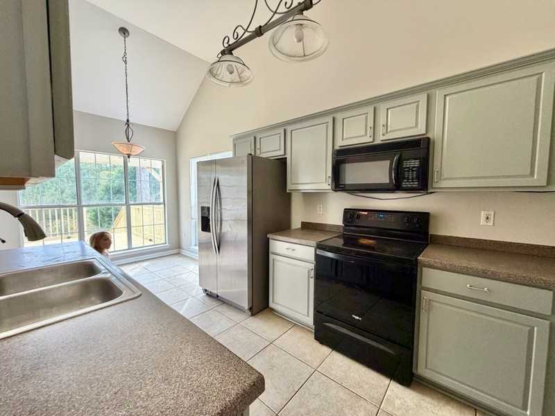 81 Lake Front Dr - Photo 6 of 22