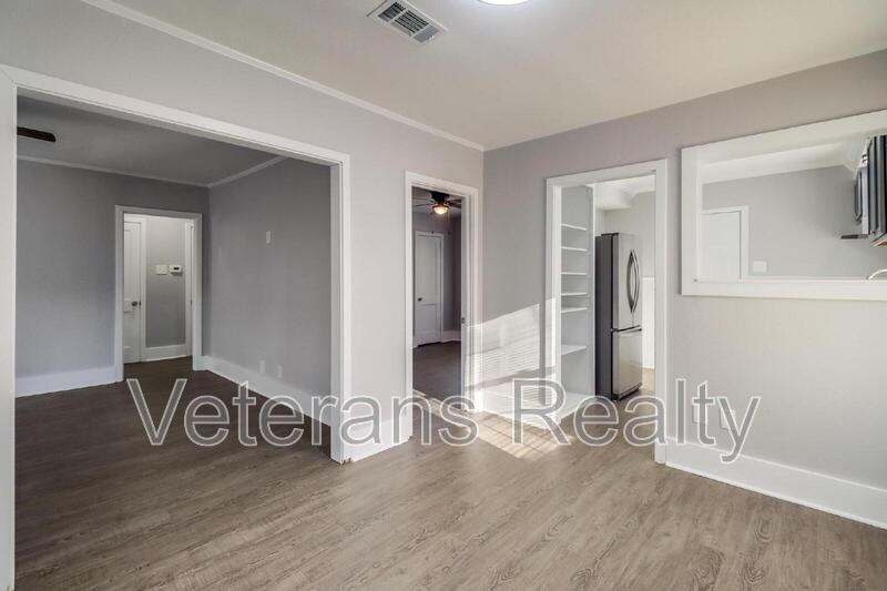 1772 Corley St - Photo 5 of 19