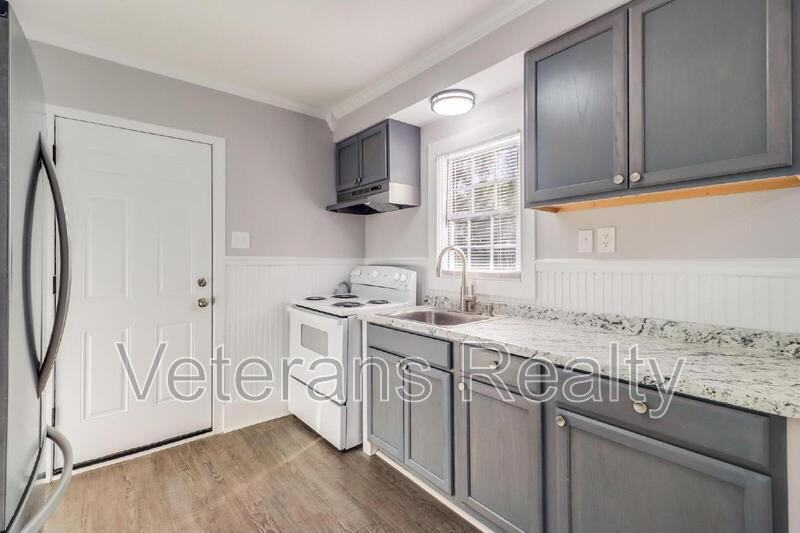 1772 Corley St - Photo 6 of 19