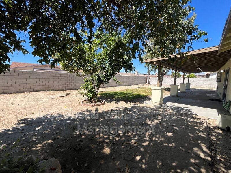 41-745 Starlight Ln - Photo 2 of 34