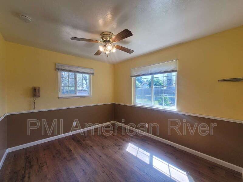 625 Elizabeth St - Photo 6 of 17