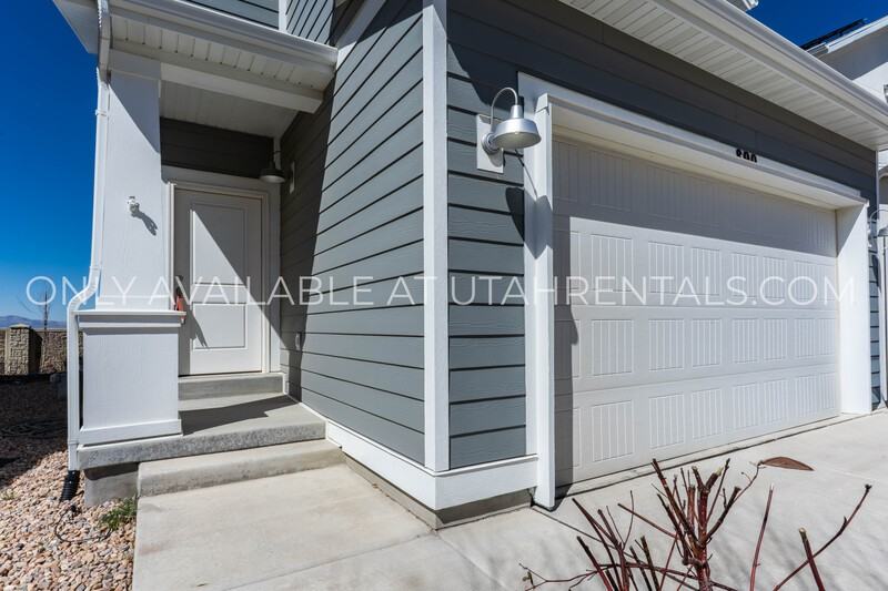 890 S Brubaker Way - Photo 4 of 32