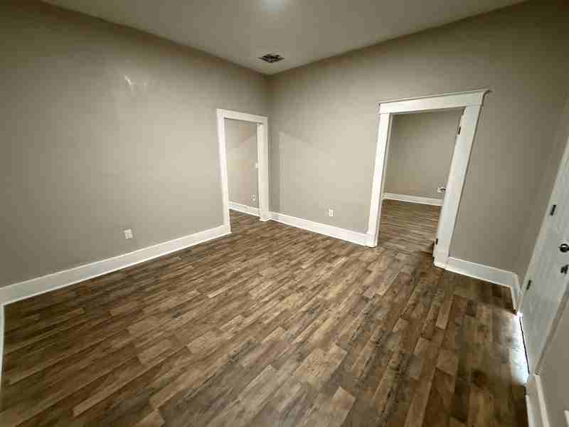 741 E Trigg Ave - Photo 3 of 17