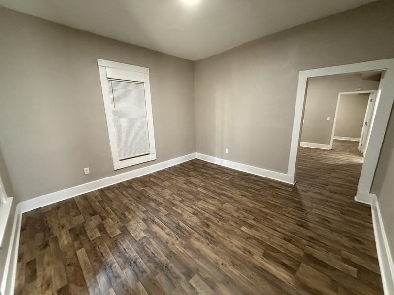 741 E Trigg Ave - Photo 4 of 17