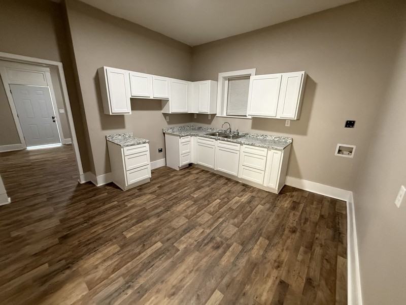 741 E Trigg Ave - Photo 5 of 17