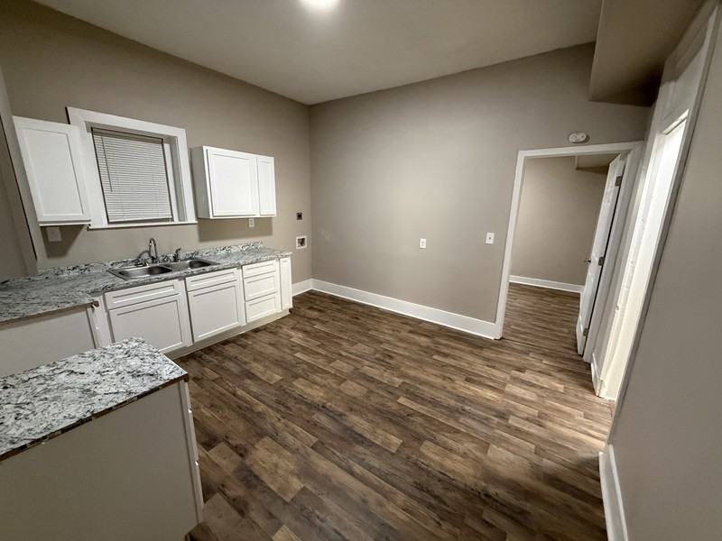 741 E Trigg Ave - Photo 7 of 17