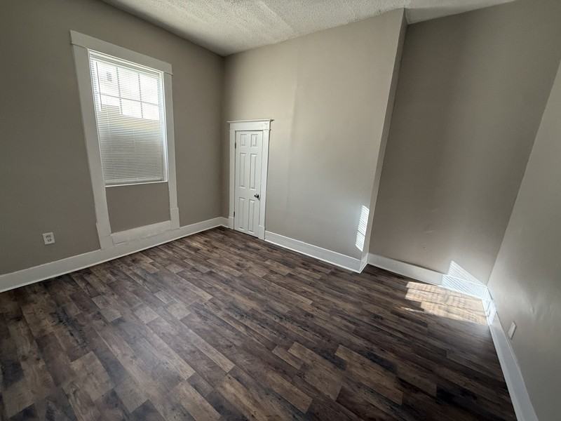 741 E Trigg Ave - Photo 5 of 16
