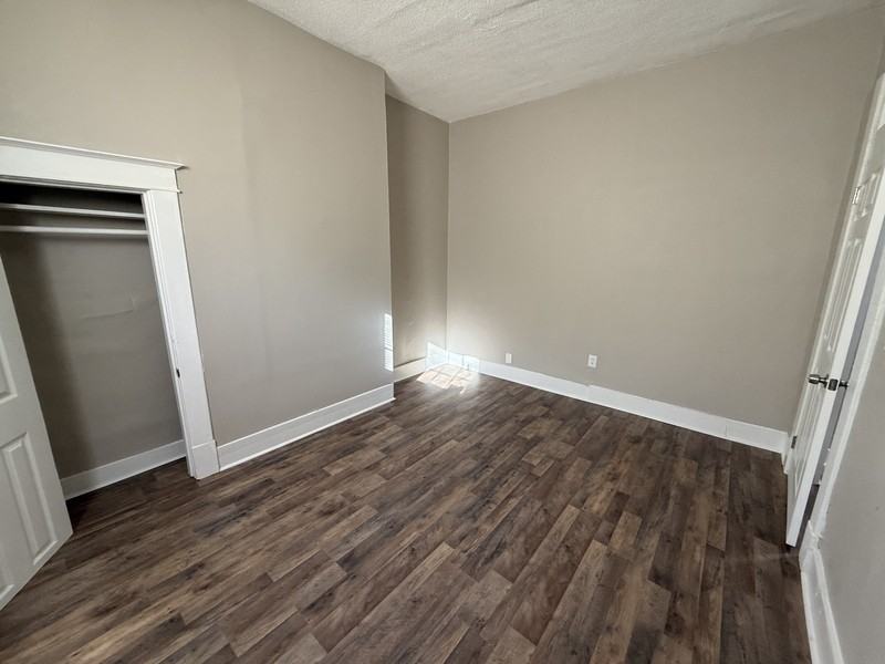 741 E Trigg Ave - Photo 6 of 16