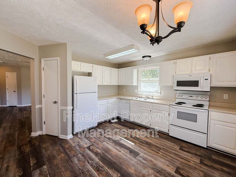 1703 Natchez Loop - Photo 5 of 17