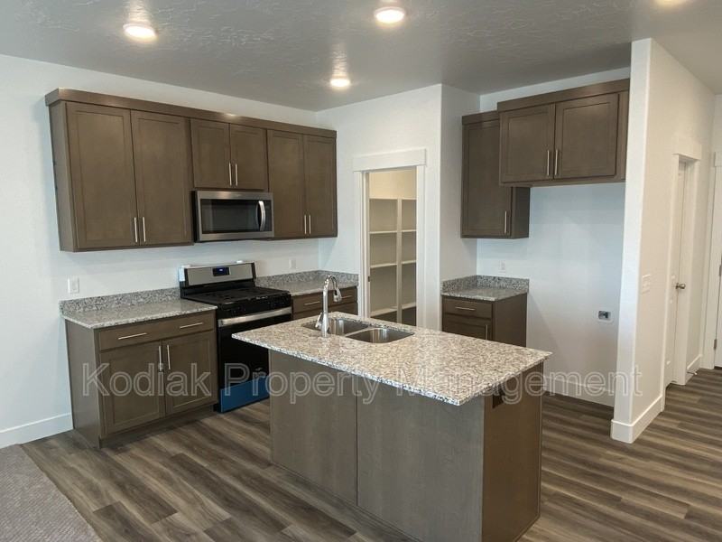 1901 Wn - Photo 2 of 20