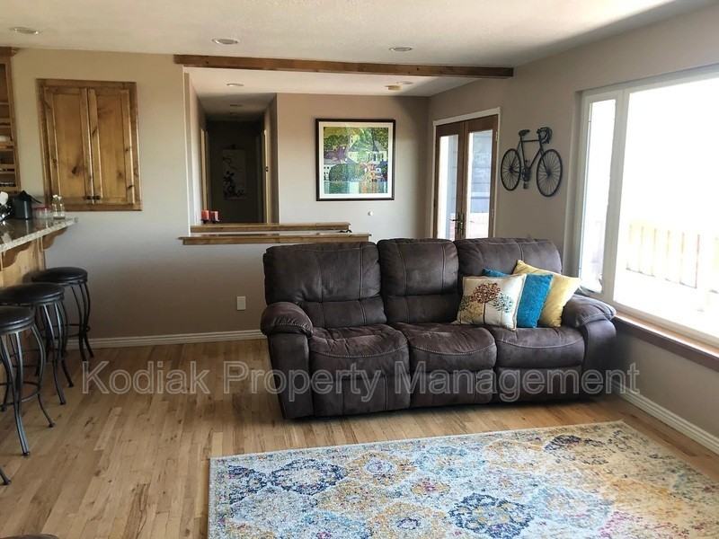 3397 Eastwood Dr - Photo 6 of 35