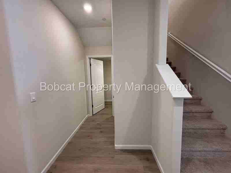 852 Furlong Dr - Photo 3 of 50