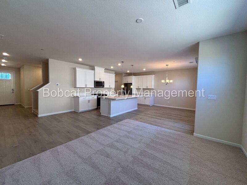 852 Furlong Dr - Photo 5 of 50