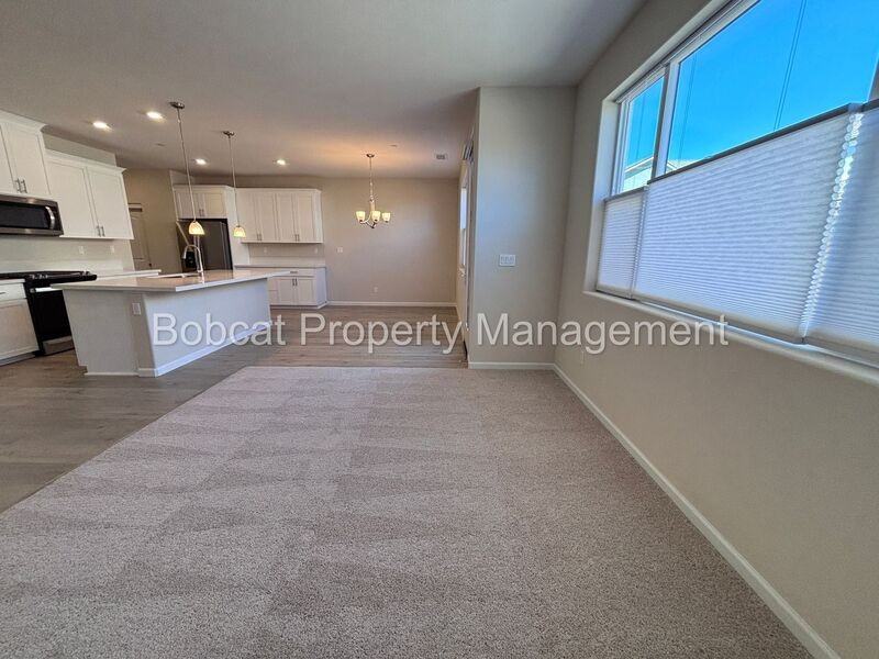 852 Furlong Dr - Photo 6 of 50