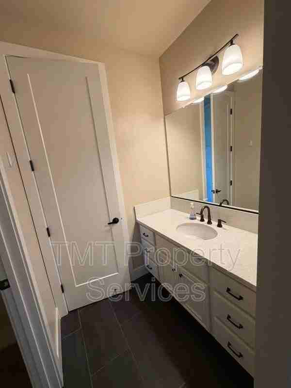 2839 Sevilla Ln - Photo 5 of 22