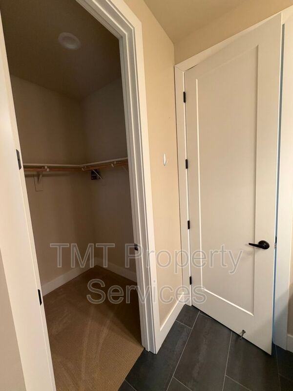 2839 Sevilla Ln - Photo 6 of 22