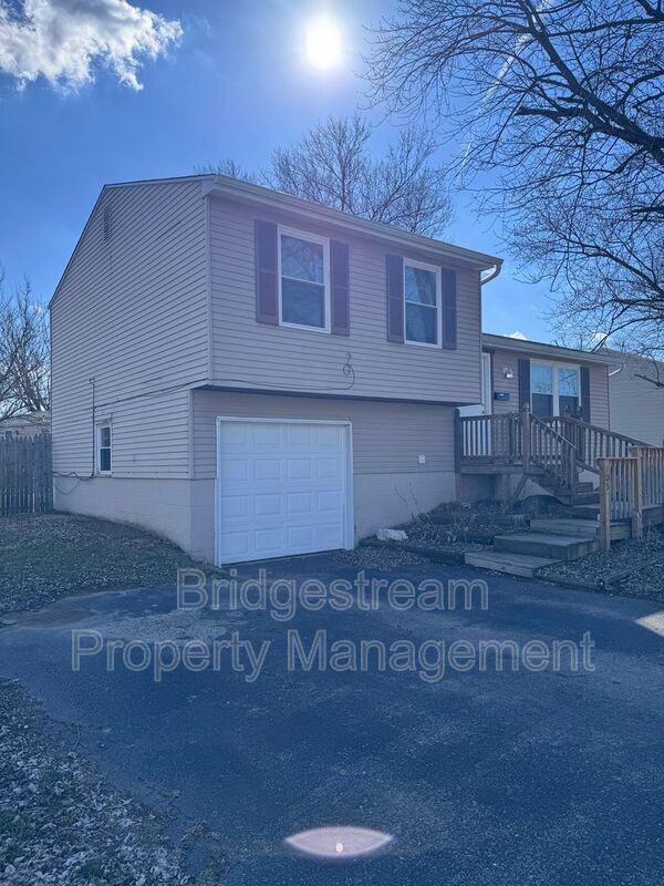 105 Woodard Dr - Photo 2 of 9