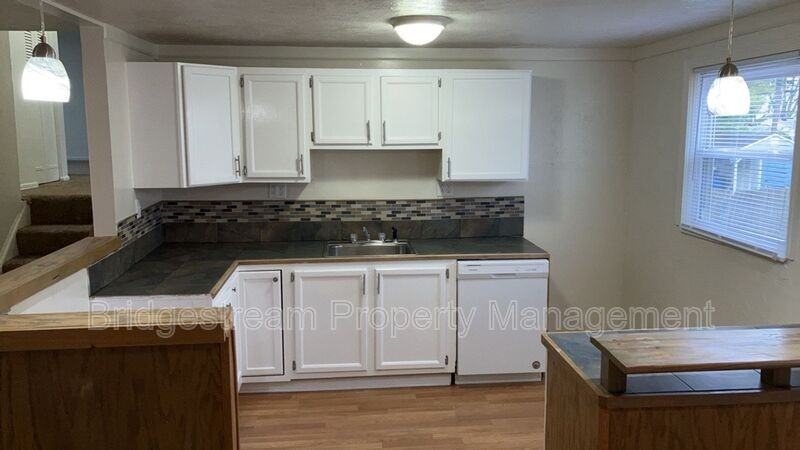 105 Woodard Dr - Photo 5 of 9