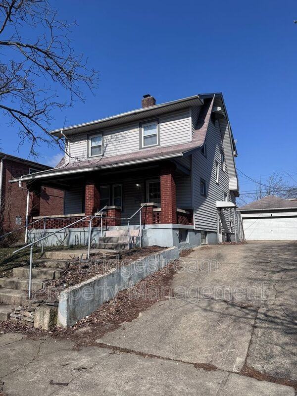 101 E Bruce Ave - Photo 3 of 17