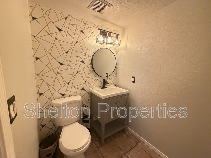 18833 N 43rd Pl - Photo 5 of 22