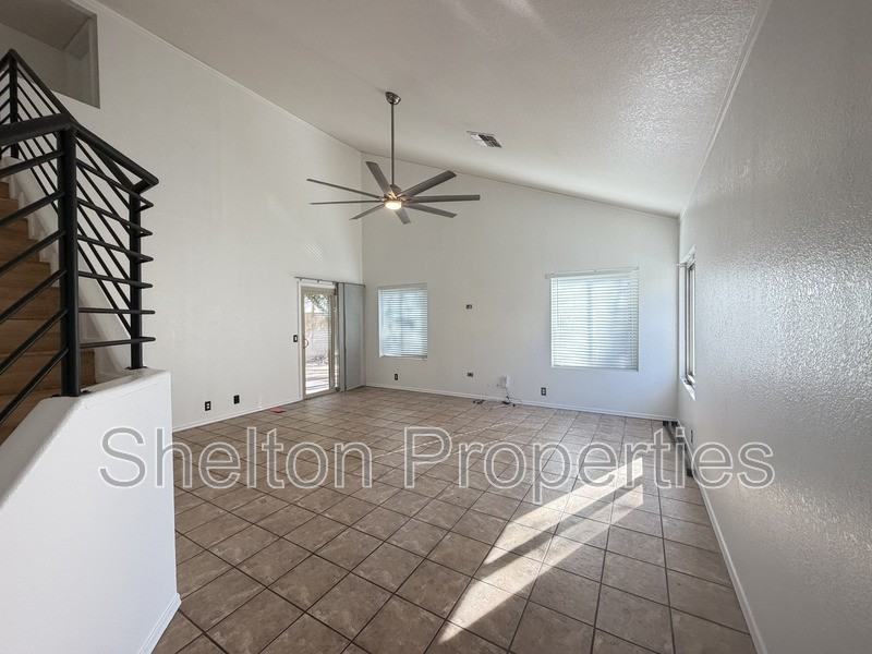 18833 N 43rd Pl - Photo 6 of 22