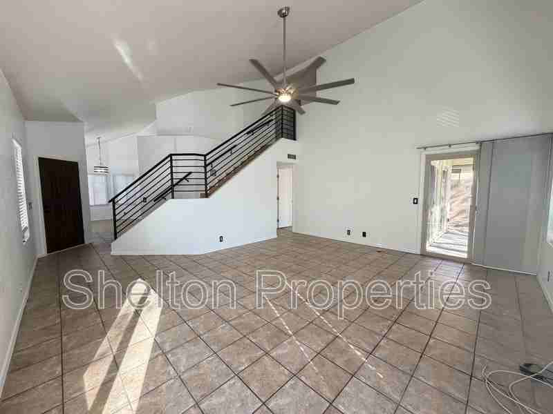 18833 N 43rd Pl - Photo 7 of 22