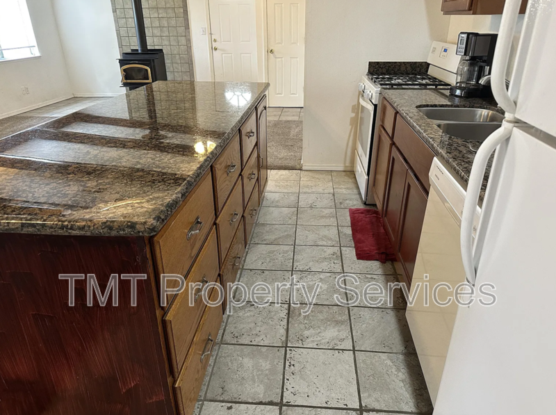 2051 Inman Ave - Photo 7 of 18