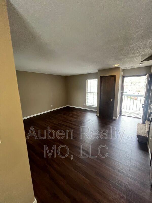 10115 E 67th St - Photo 2 of 15