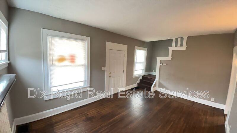 4553 Midland Ave - Photo 7 of 25